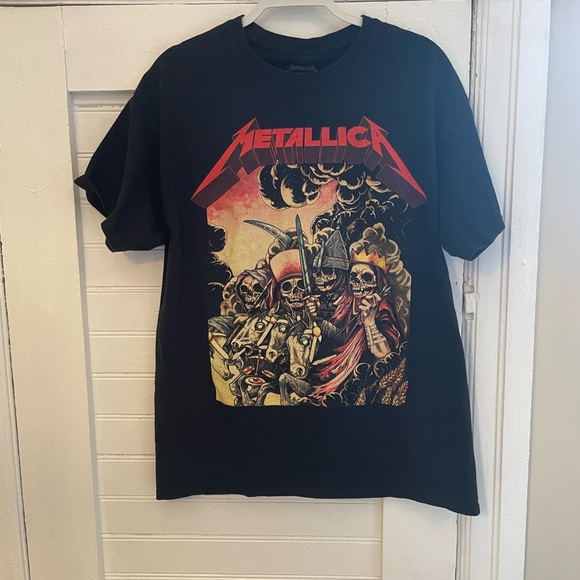 Tops - Metallica Black Graphic T-Shirt